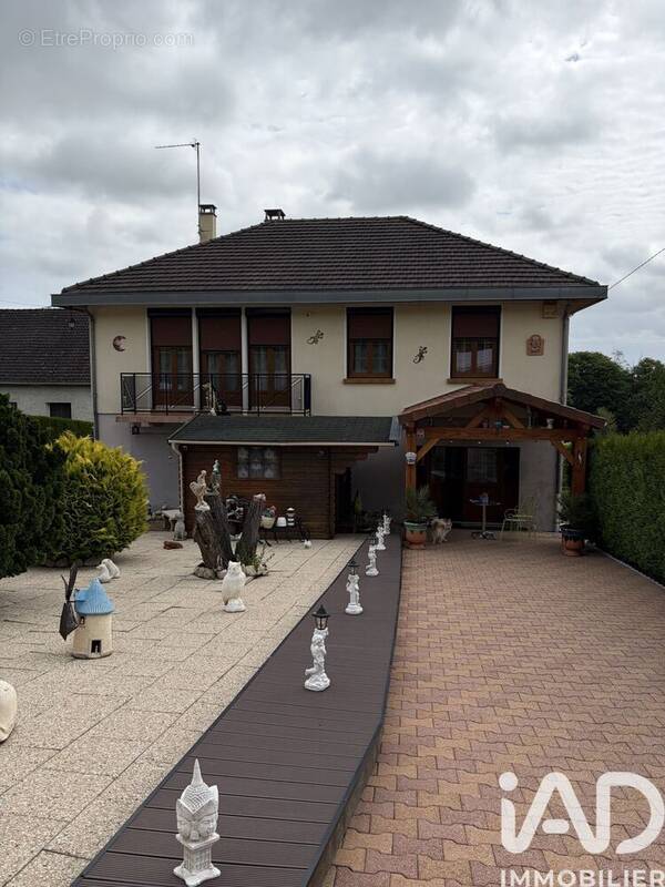 Photo 1 - Maison à LUZY