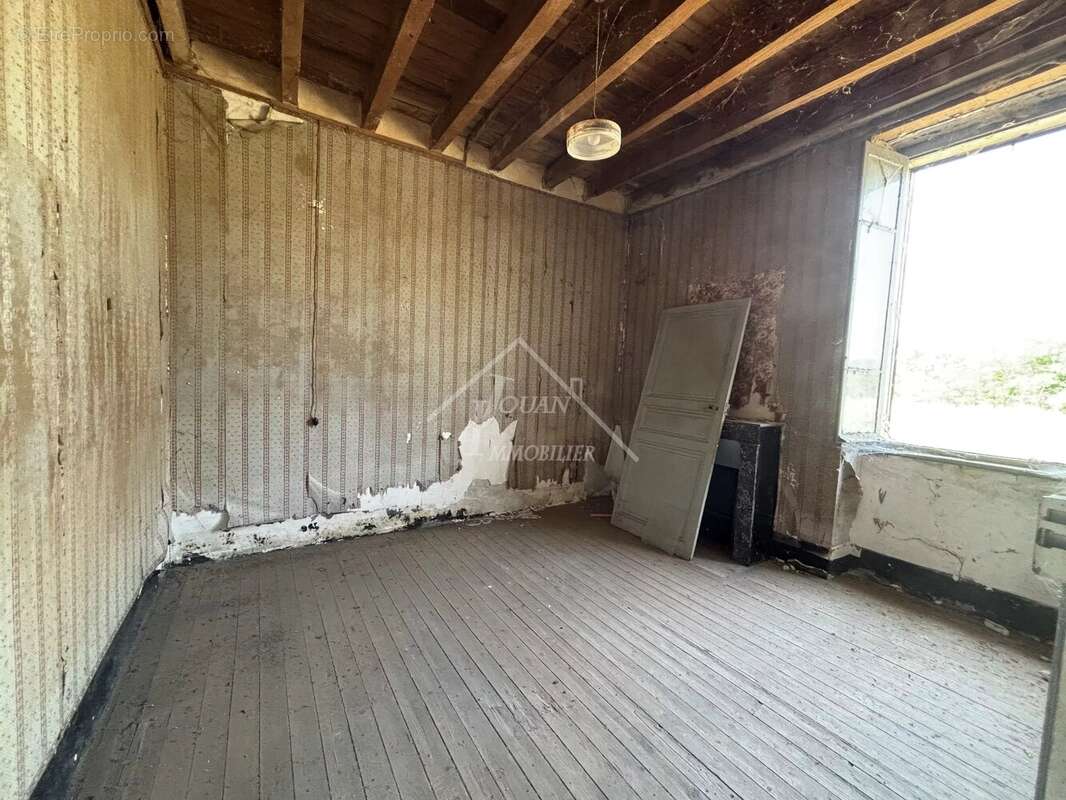 Corps de ferme à rénover avec 14710 m² de terrain - photo 6