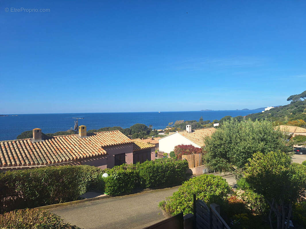 T2 à vendre vue mer à Porticcio - Résidence avec piscine et tennis - photo 9
