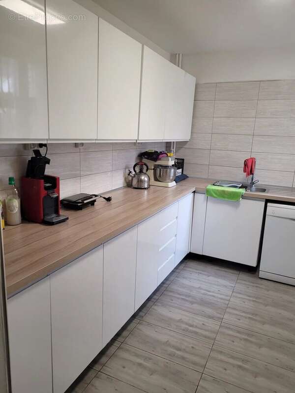Appartement 77 m² à Vitrolles  - photo 7