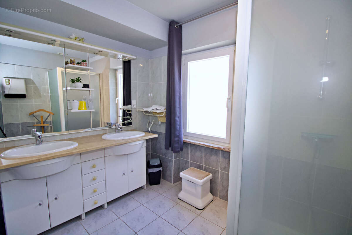 Maison à SAINT-CHINIAN