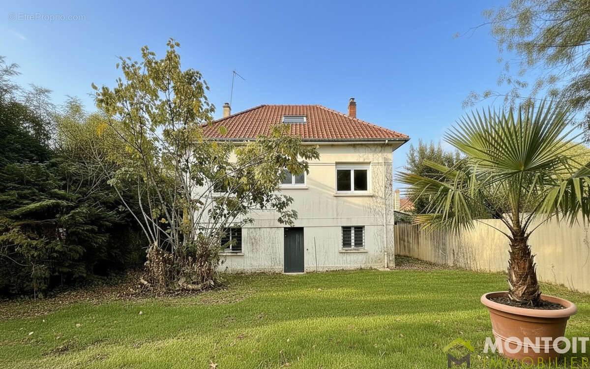 Maison à LIMEIL-BREVANNES