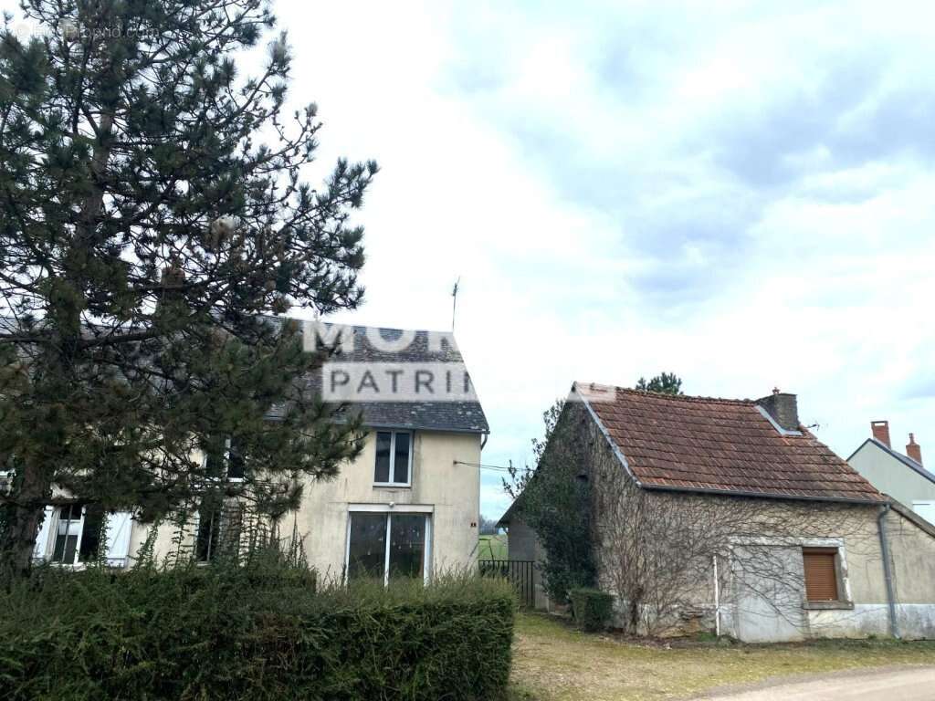 Maison à BILLY-CHEVANNES