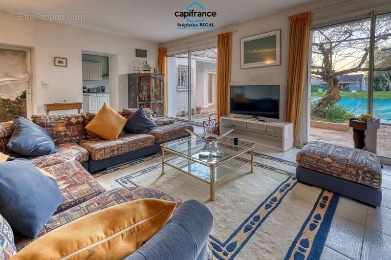 Maison à vendre 6 pièces  de 165m2 habitables sur terrain de 770m2 avec piscine et garage - photo 8
