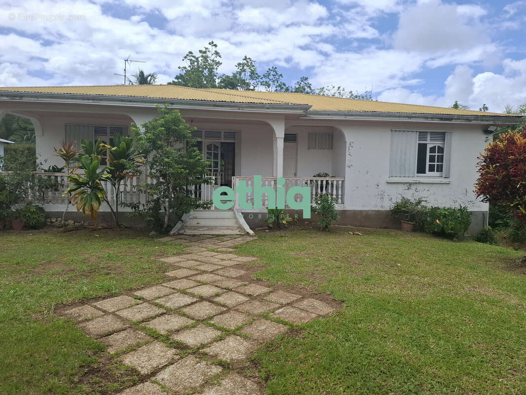 Appartement à BAIE-MAHAULT