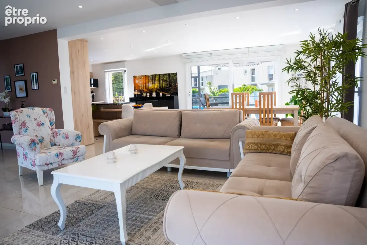 Maison moderne de 174 m2   3 suites parentales   garage double   proche Colmar - photo 2