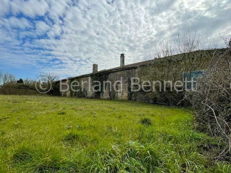 Terrain à CHEF-BOUTONNE