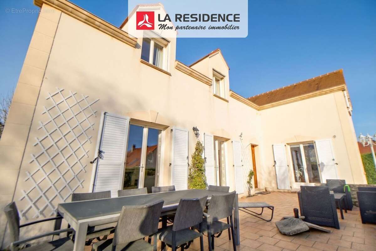 Maison à MEZY-SUR-SEINE