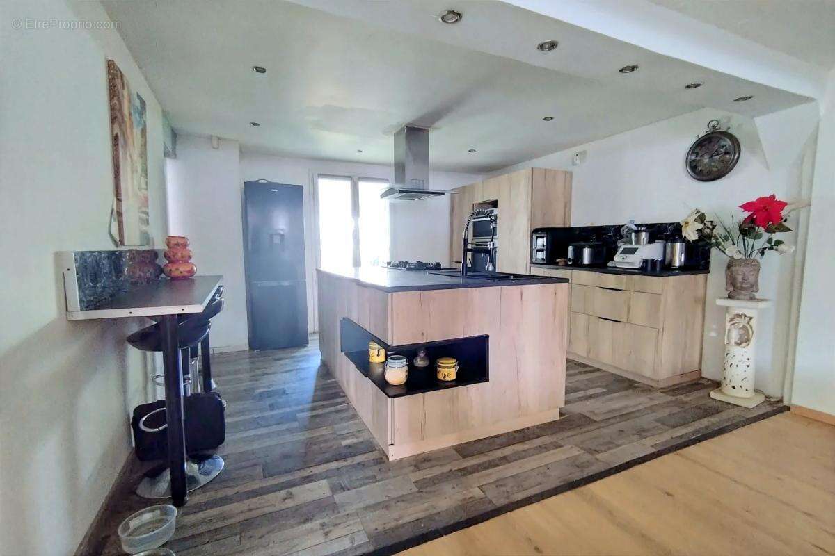 Maison 8 pièces 210m2 - photo 5