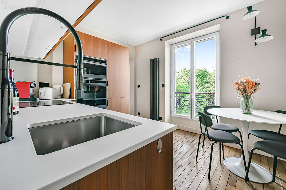 Appartement à PARIS-14E