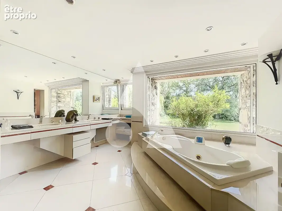 Demeure de prestige à 5 minutes de Montrond-les-Bains de 6 pièce(s) 420 m² - photo 15