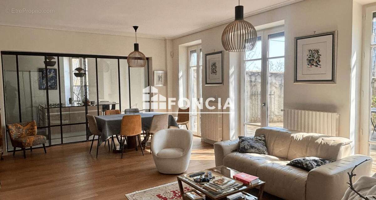 Maison d'architecte de 200 m2 sur terrain de 1280 m2 - photo 4