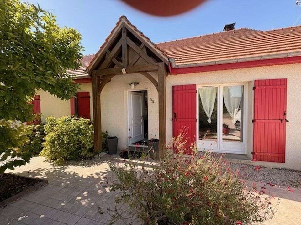 Maison à VILLENEUVE-LA-GUYARD
