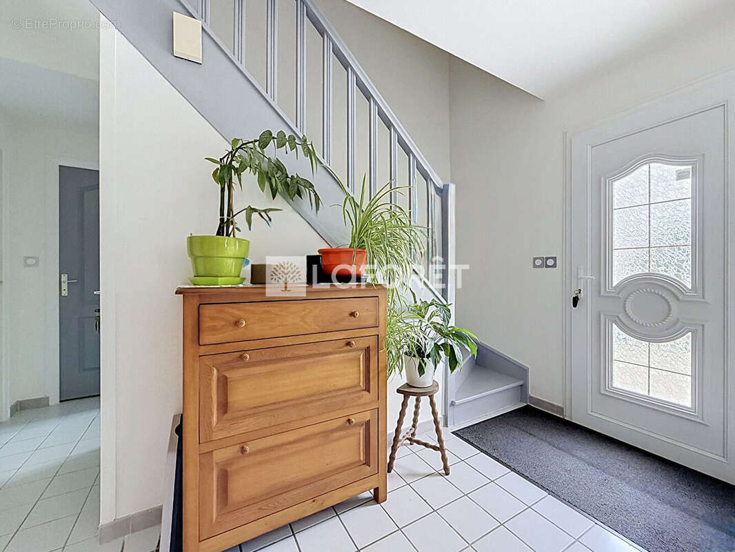 Laforêt Luzarches propose - Maison Villaines Sous Bois 6 pièce(s) 121.91 m2 - photo 2