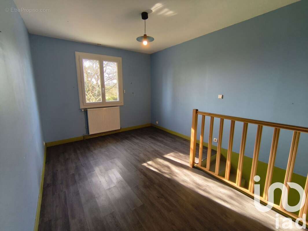 Photo 9 - Maison à LUSIGNAN