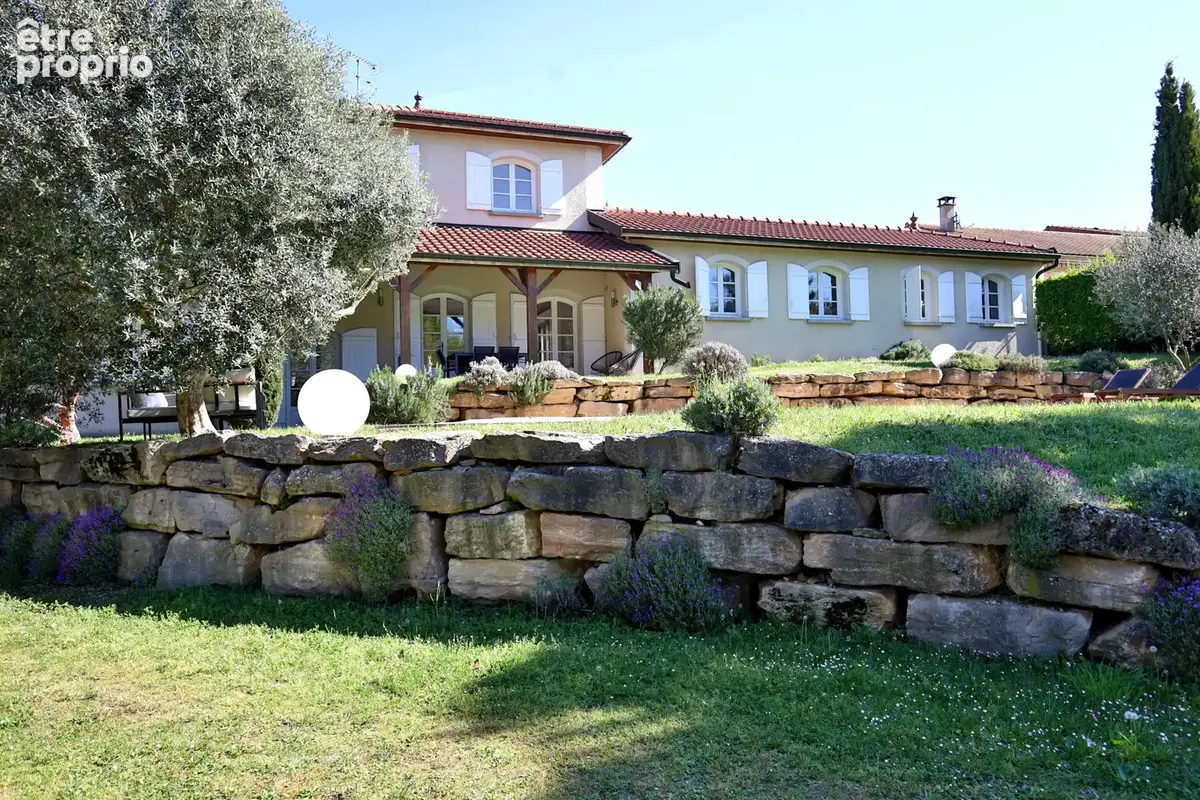 Maison Type T8 - 278m2 habitables - Terrain 1614m2 - Piscine - photo 3