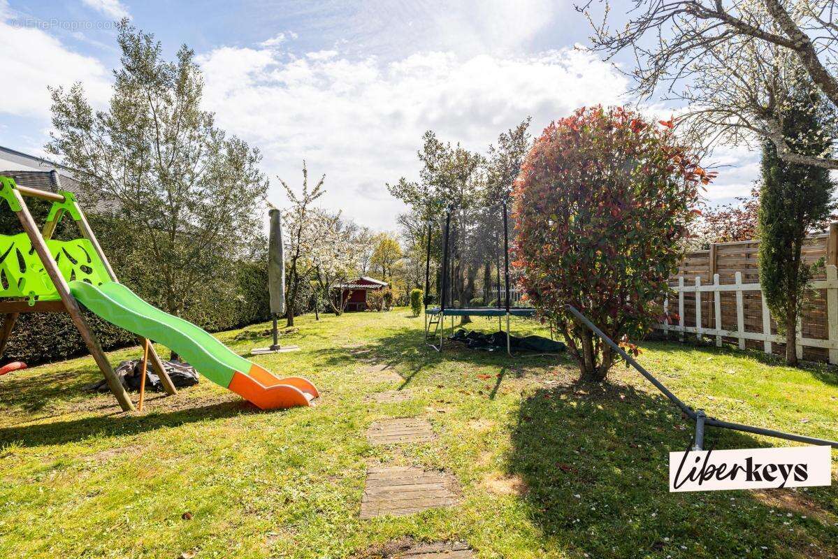 Maison à LA VILLE-DU-BOIS