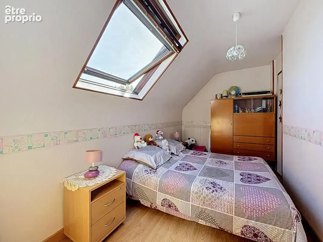 Pavillon independant - 118m² - 4 chambres - sous sol total - double garage - 60250 bury - photo 10