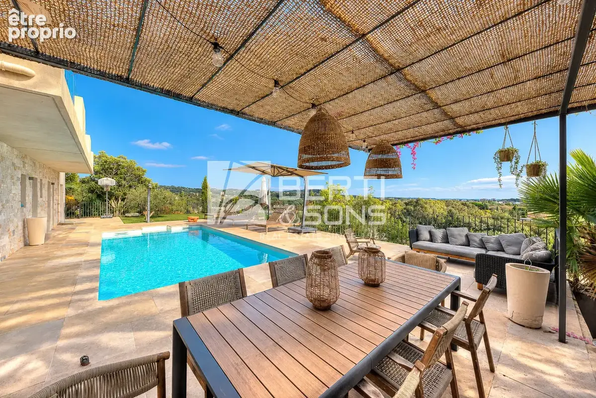 Exclusivité - villa provençale rénovée - piscine - vue dégagée jusqu'à la mer - photo 3