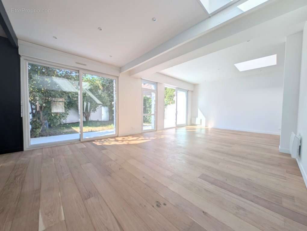 Magnifique maison familiale en centre-ville de Marquette – Volume  Cachet préservé - photo 3