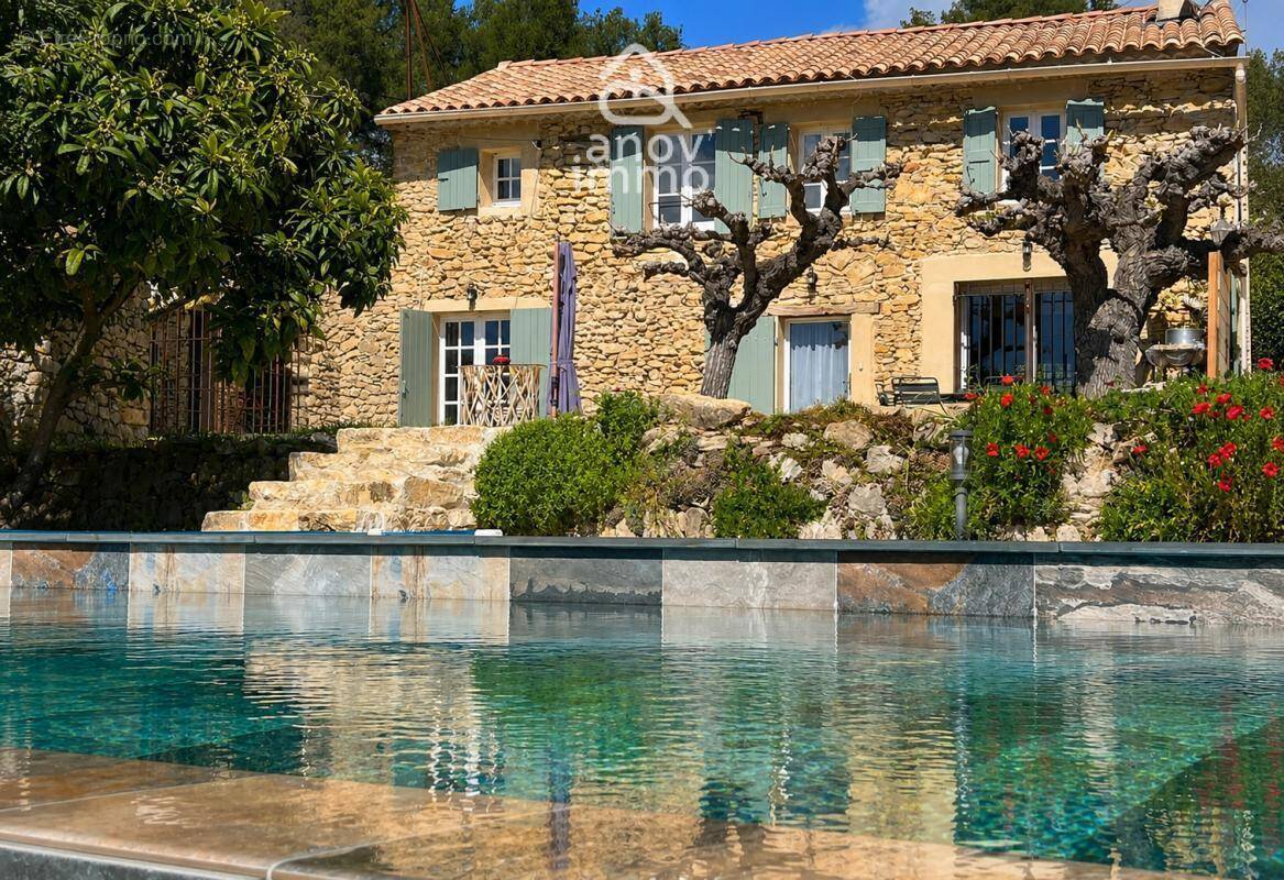 Maison à LE CASTELLET