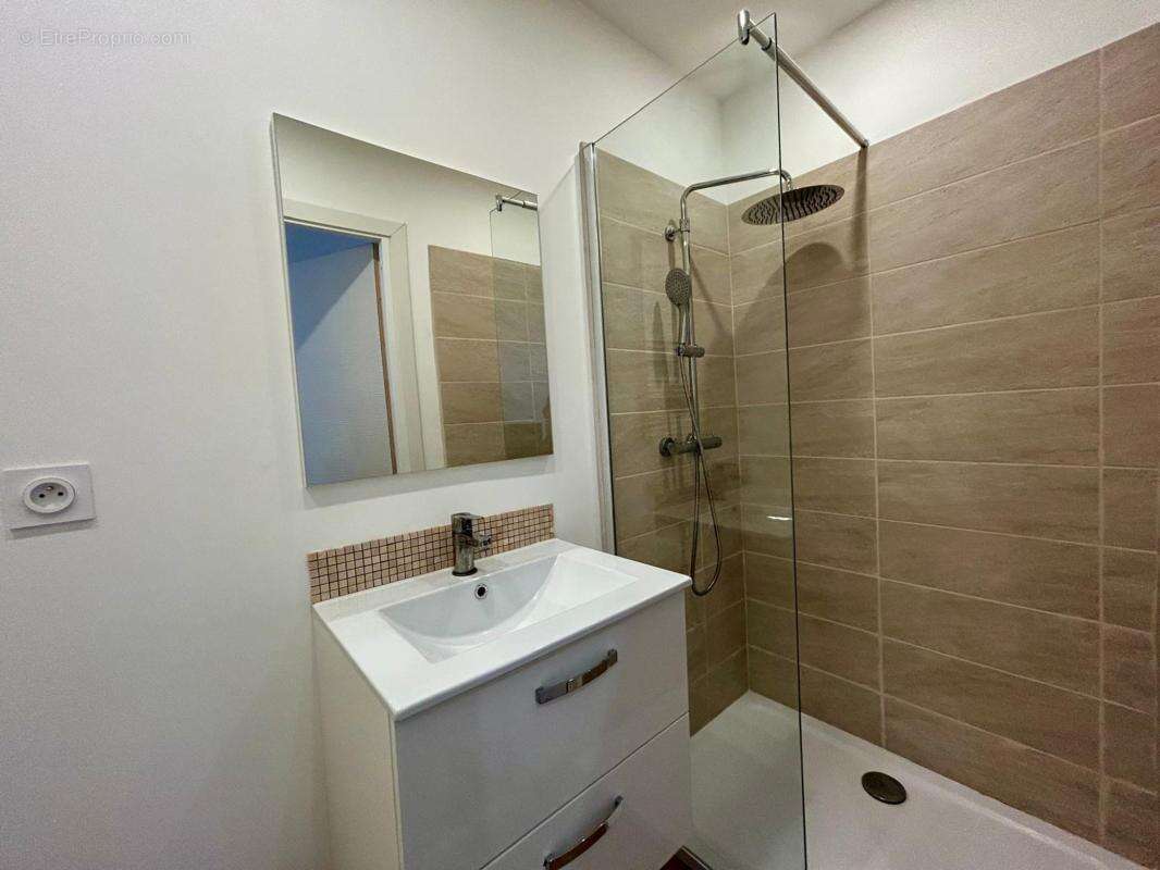 Appartement à VOLONNE