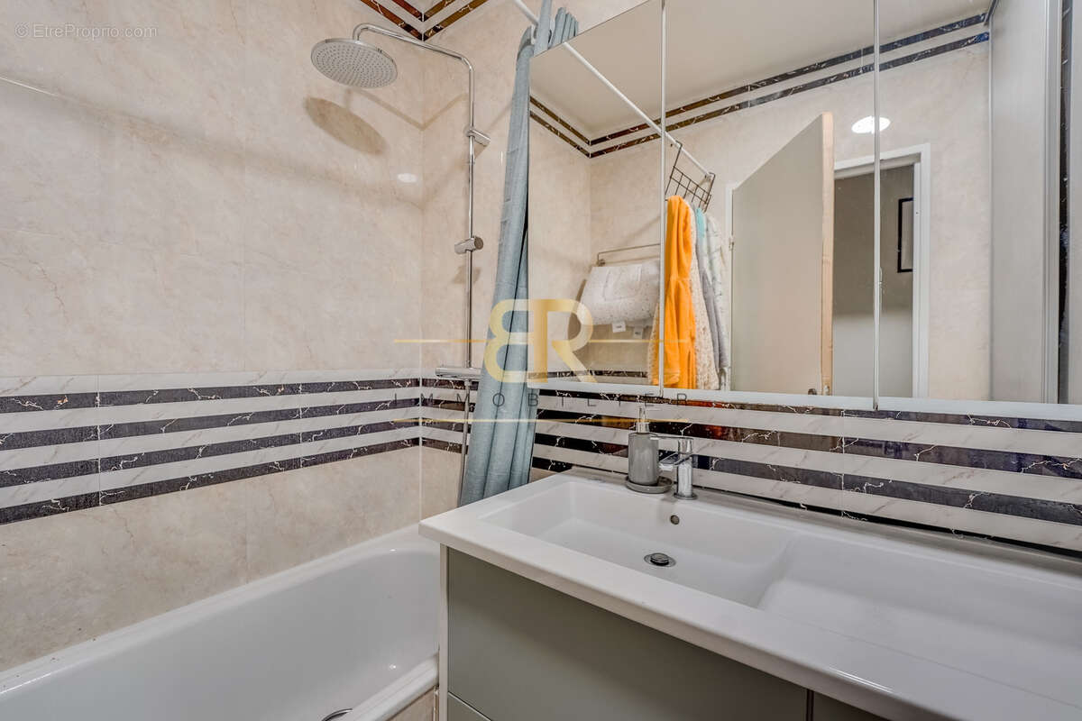 Appartement à PARIS-19E