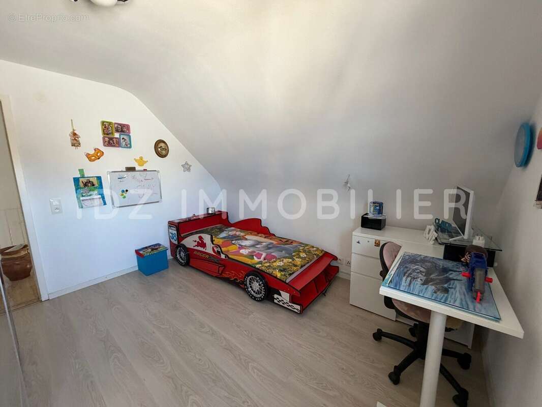 Maison 108 m² à Saint-Louis  - photo 6