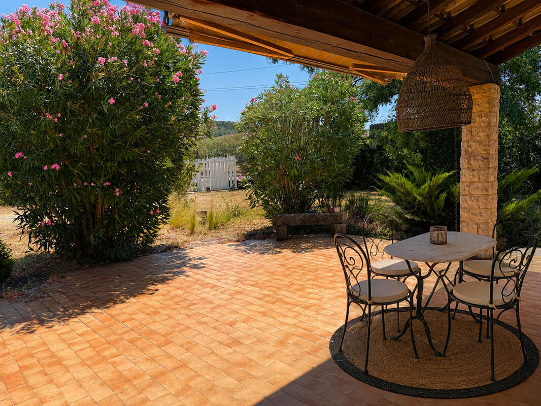 Maison 116 m² à Bagnols-Sur-Ceze  - photo 2