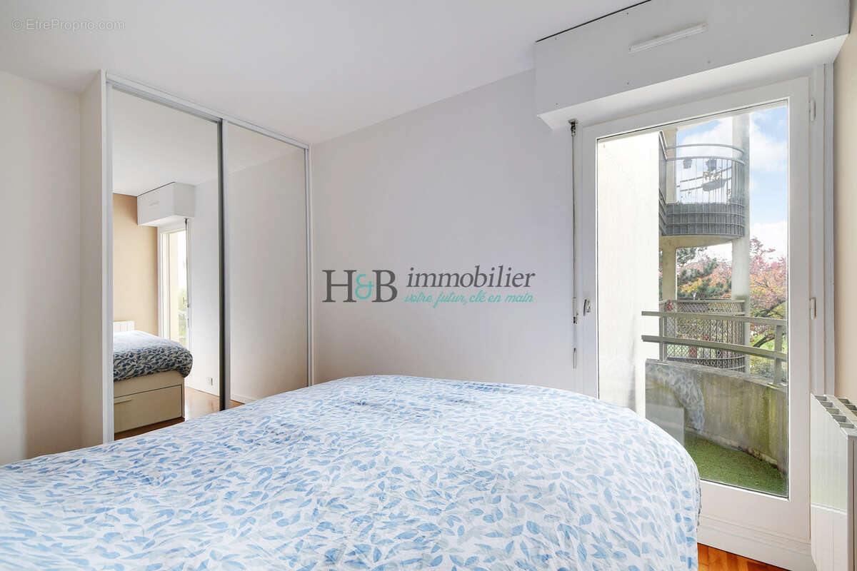3 pièces   74 m2 avec 8 m2de balcon - exposé Sud-Ouest donnant sur le Parc de l’Alsacienne - photo 9