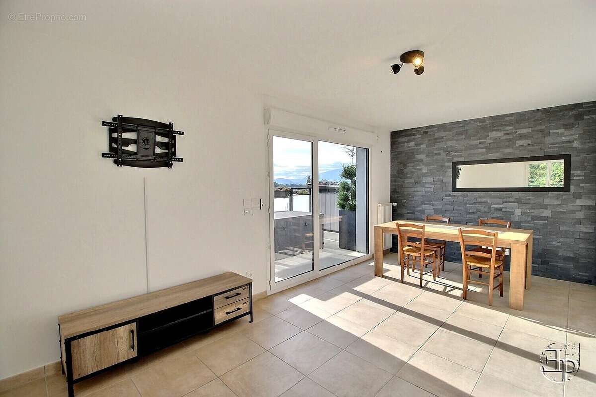 Appartement 77 m² à Saint-Julien-En-Genevois  - photo 2
