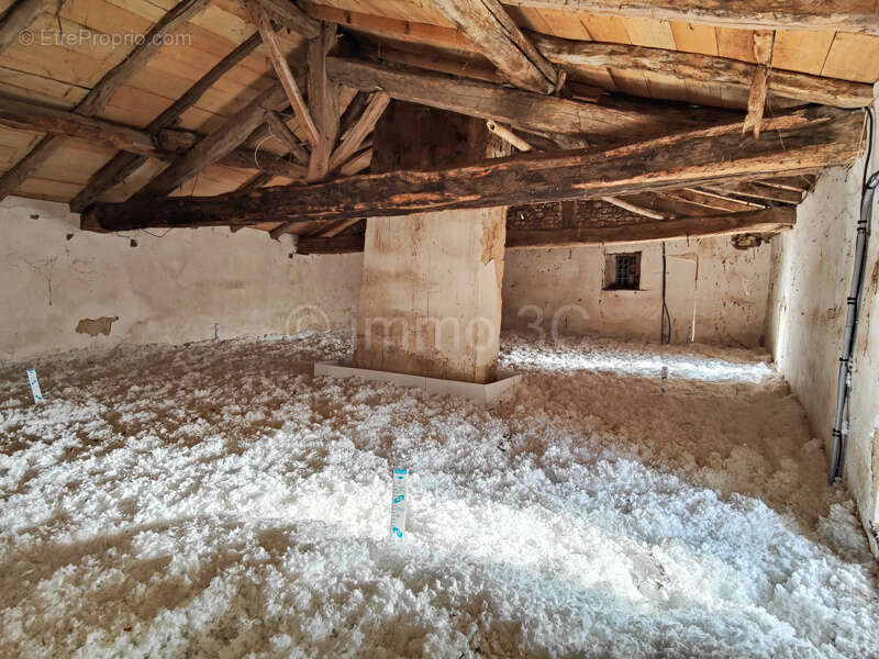 Maison en pierre à rénover avec terrain et grange - photo 16