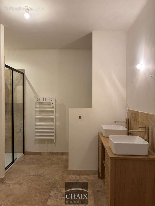 À vendre   Superbe T4 rénové en plein cœur d'Aubagne - photo 9