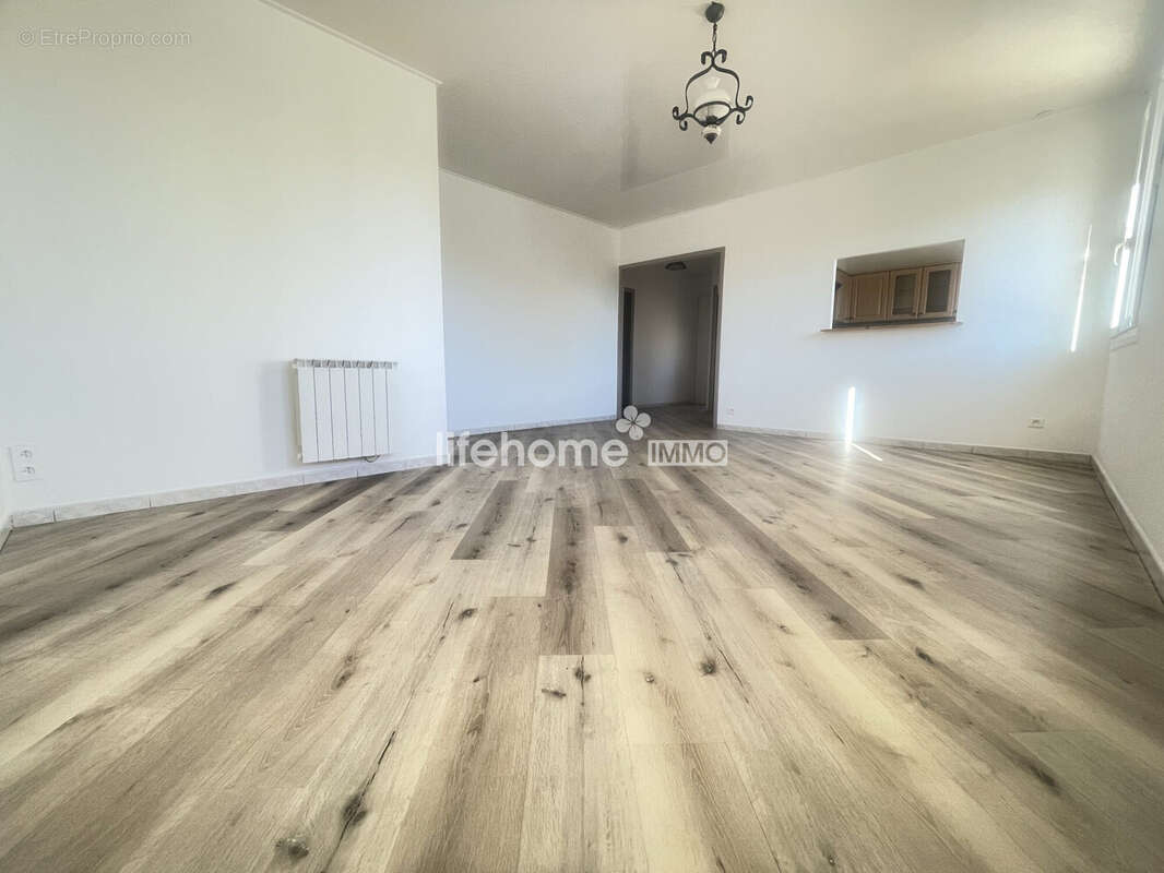 Appartement à LAVERUNE