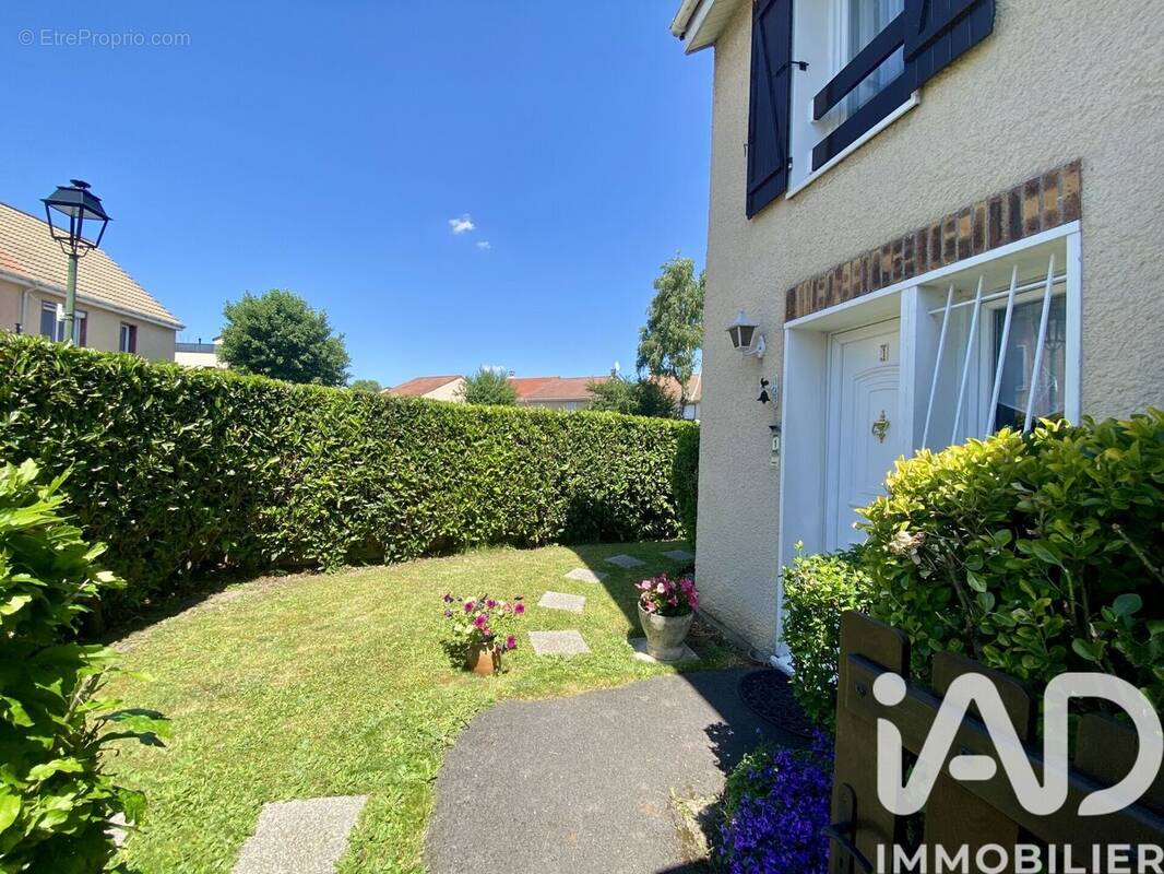 Photo 1 - Maison à SAINT-LEU-LA-FORET