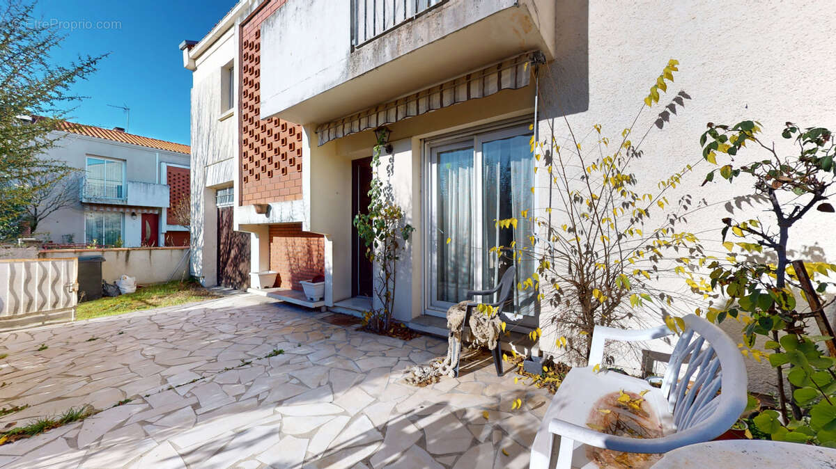 Maison à CASTELGINEST