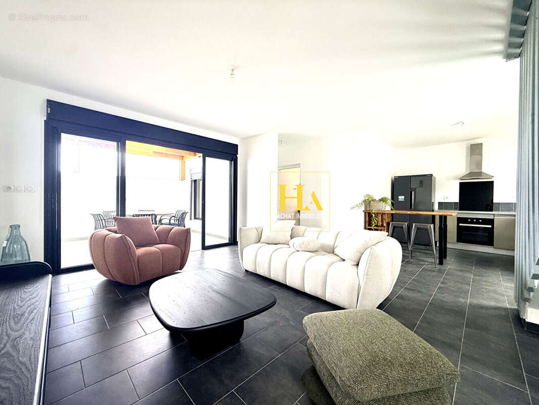 Maison contemporaine avec vue mer, Petite-Île, Ravine du Pont, 3 pièces - photo 2