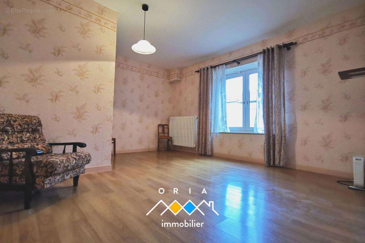 Vieville-en-Haye – Maison ancienne avec cour et potentiel - photo 5