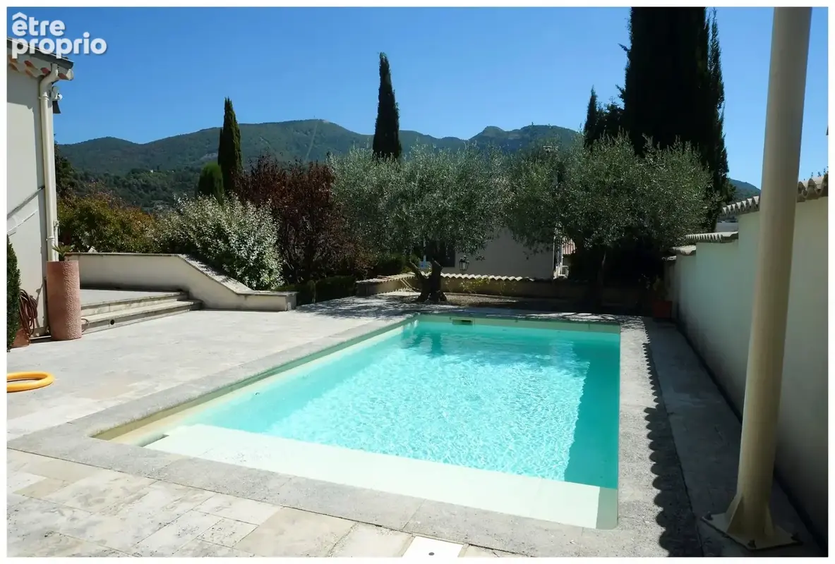 Nyons 26110 - propriete de charme 144 m² - terrain clos et paysage 750 m² - 4 chambres - piscine - poolhouse amenage - photo 2
