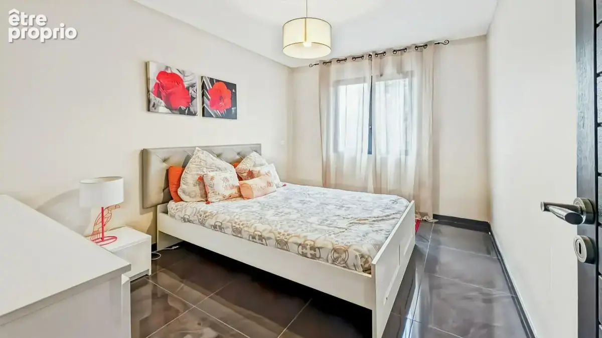 Grande maison de plain-pied avec garage et piscine - photo 14