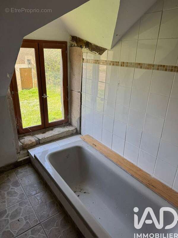 Maison 184 m² à La Chapelle-Saint-Andre  - photo 4