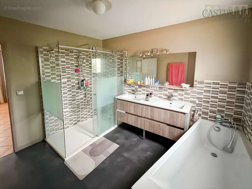 Maison à VILLETELLE