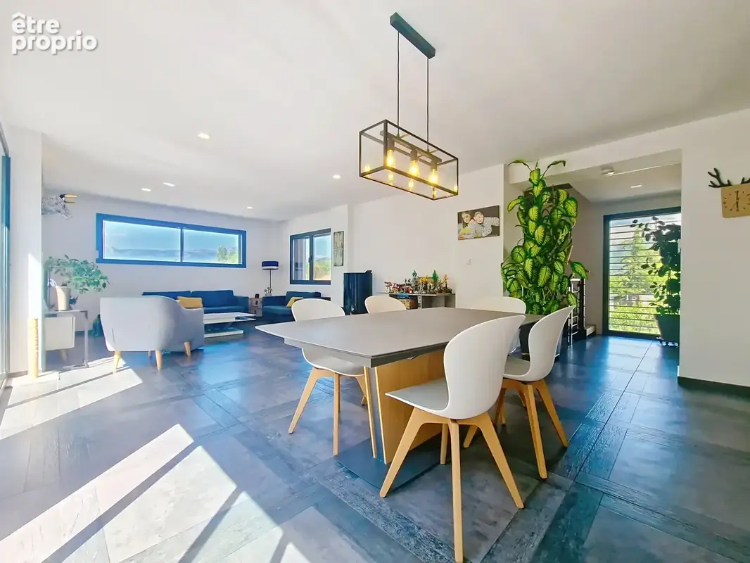 Entre maison et loft dans un esprit familiale superbe rénovation avec terrasses, vue, T6 - photo 8