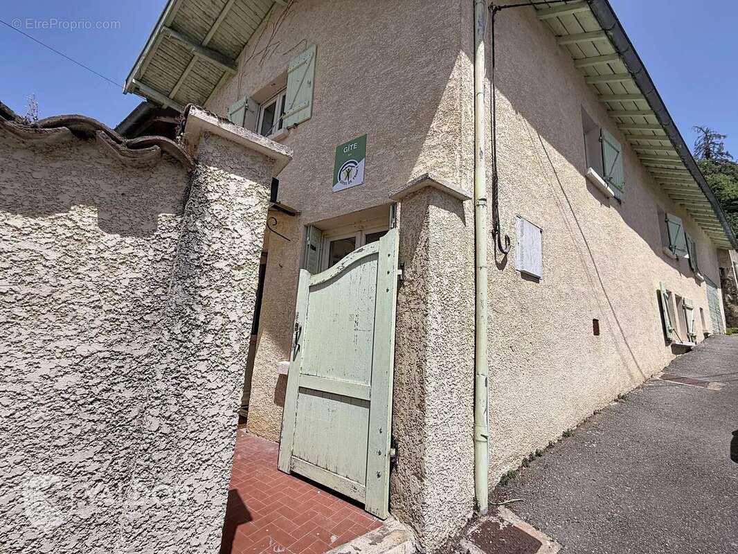 Maison à MONTMERLE-SUR-SAONE