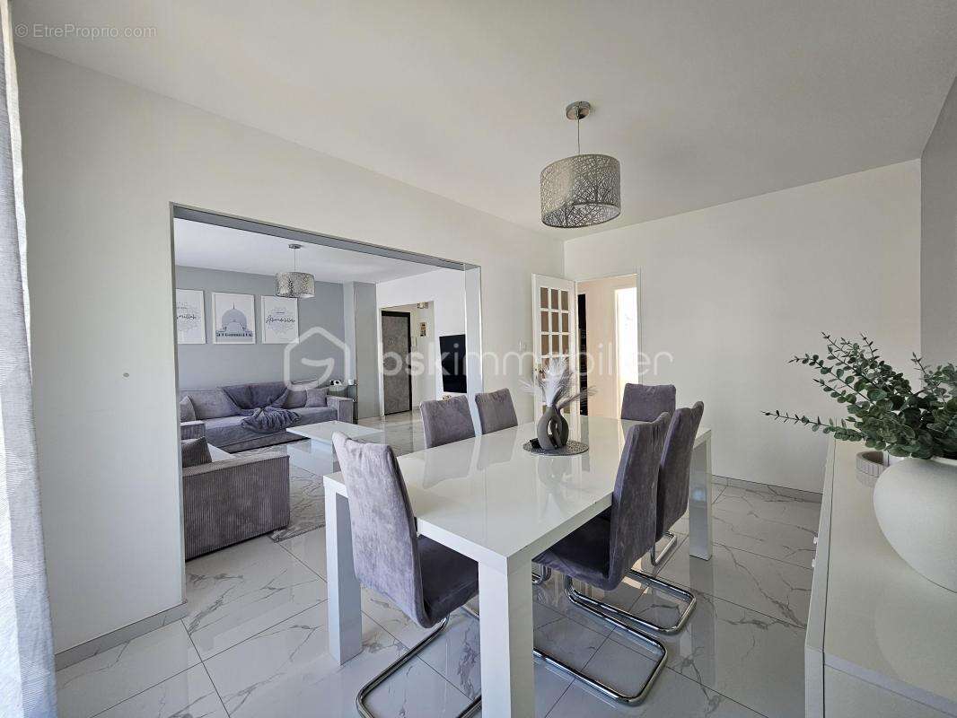 Appartement à LE PONT-DE-CLAIX