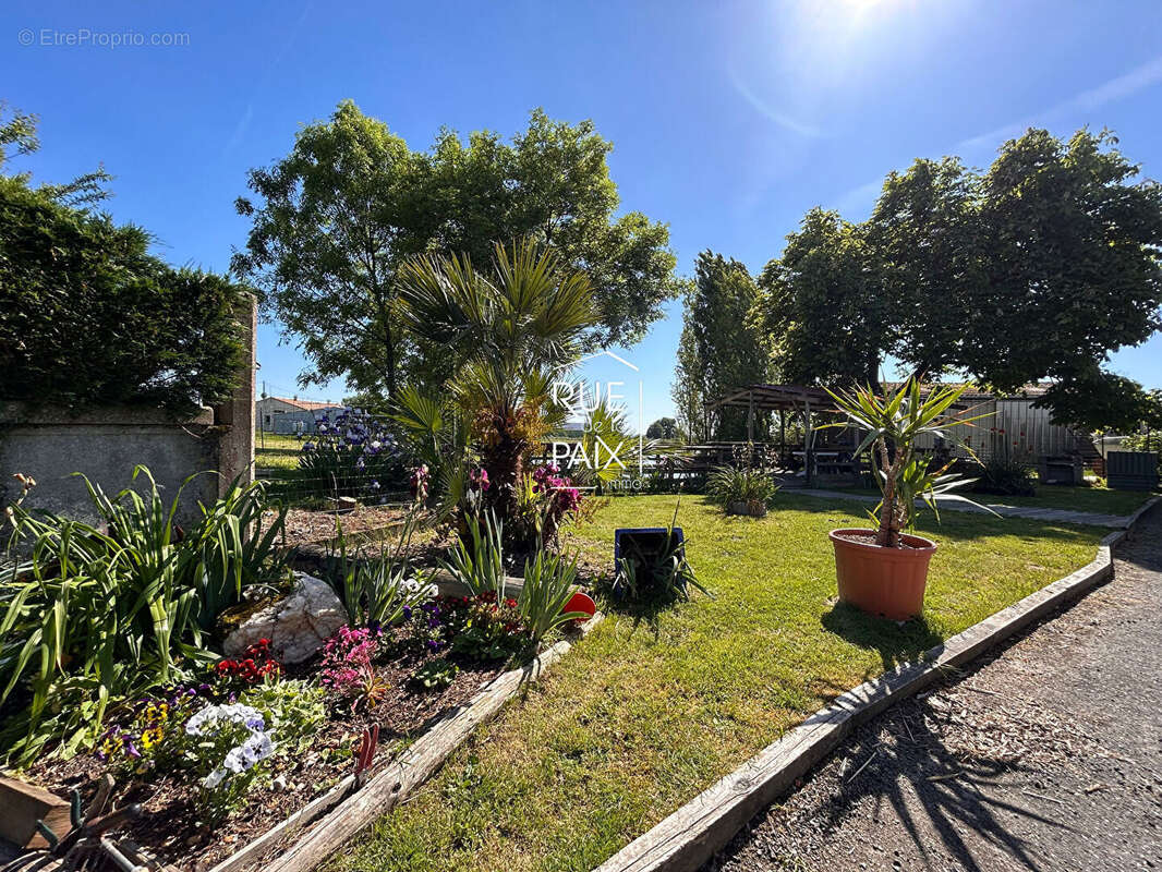 Maison à SAINT-MARC-LA-LANDE