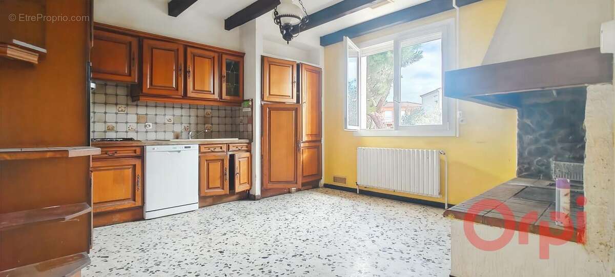 À Vendre à Sérignan : maison à rénover + T2 sur 1 500 m² - photo 6