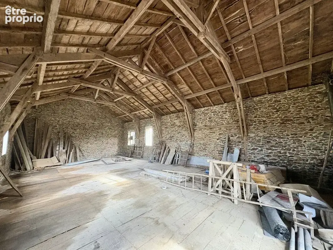 Grange de caractère : 300 m² à fort potentiel d'aménagement - photo 9