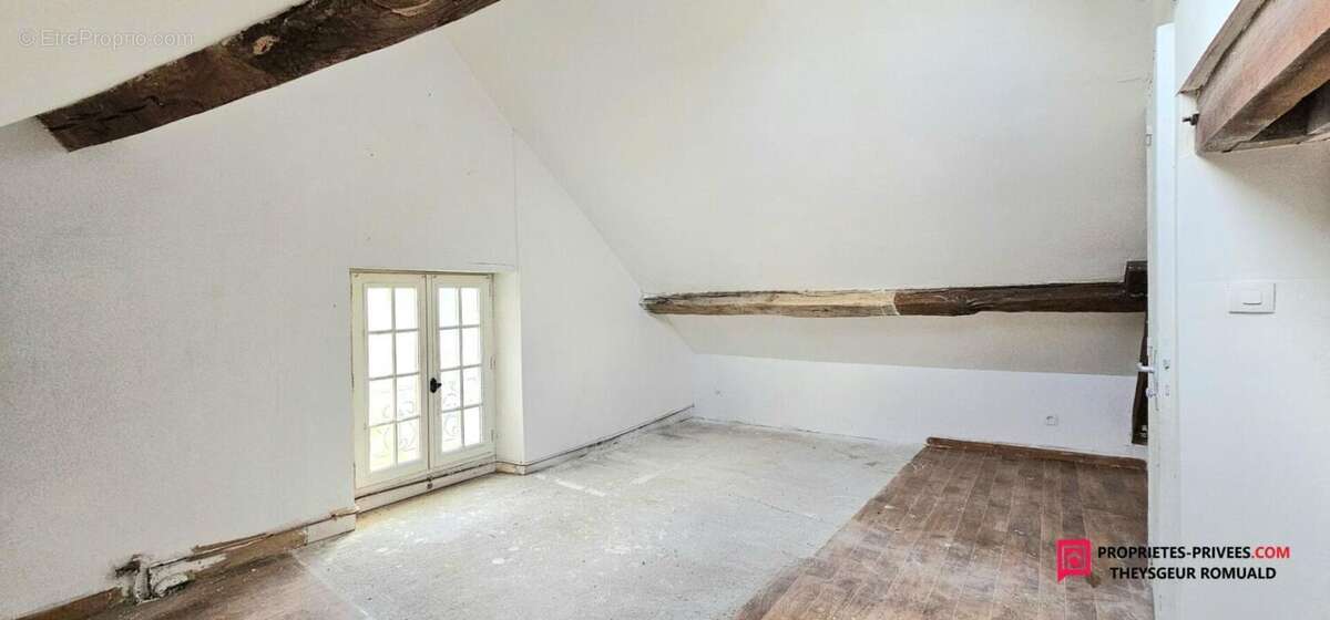 Maison à MONTACHER-VILLEGARDIN