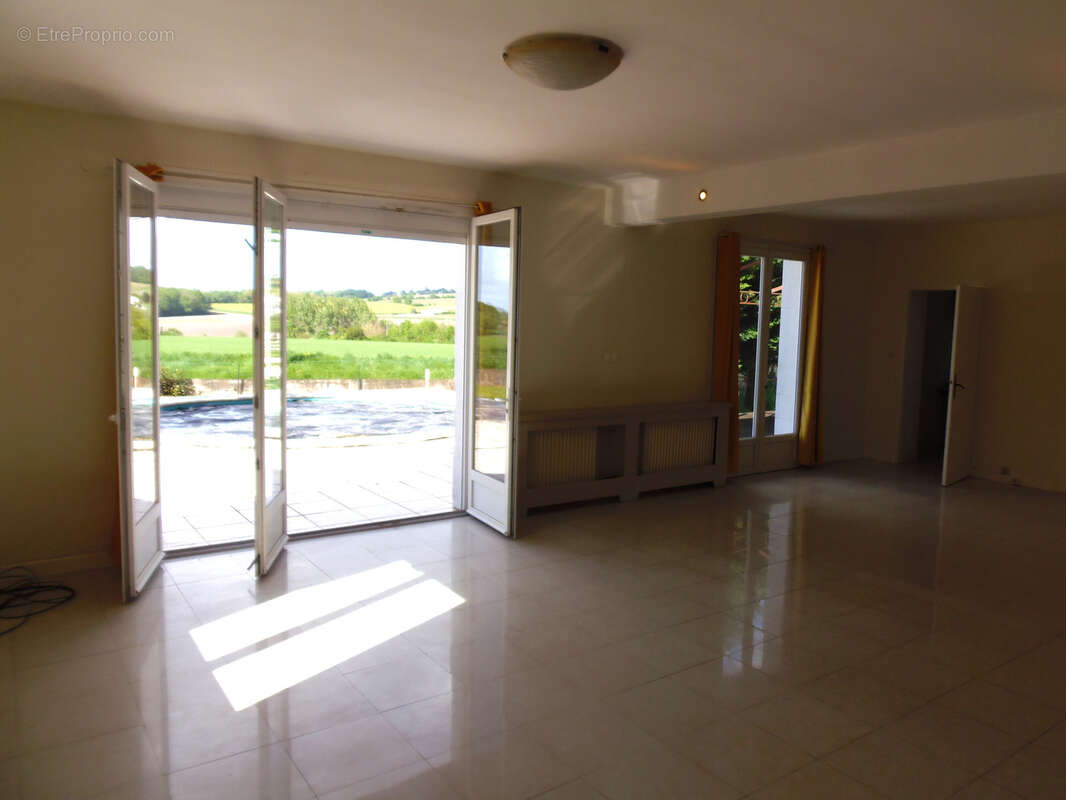 Maison à SAINT-FORT-SUR-GIRONDE